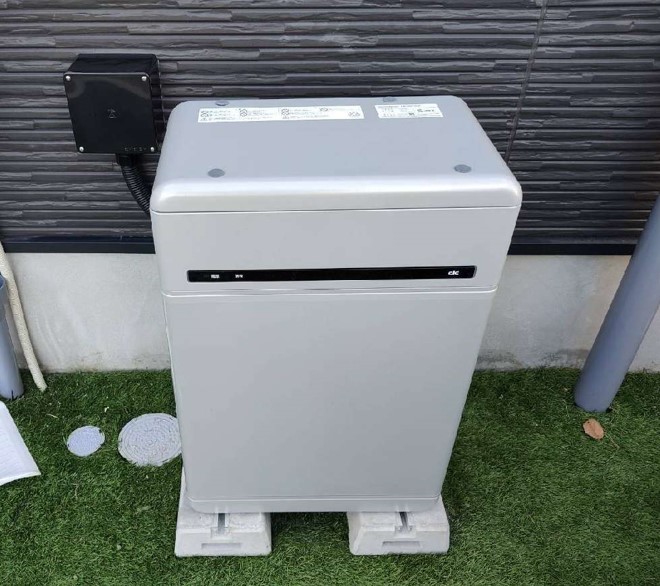 船橋市 戸建て住宅への太陽光発電5.2kW・蓄電池9.8kWh設置工事の施工写真