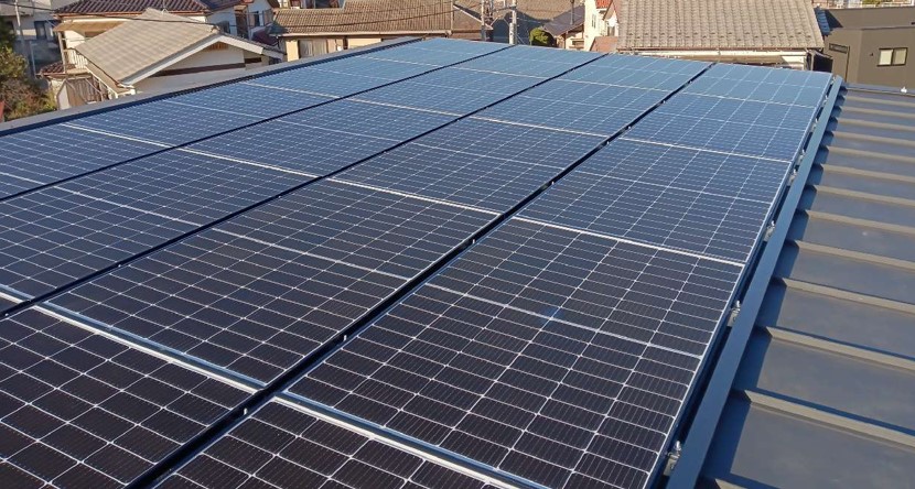 白井市 南向き屋根への太陽光発電システム5.5kW設置工事の施工写真