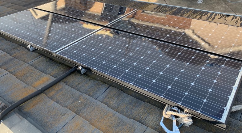 鎌ケ谷市 太陽光発電2.8kW・蓄電池5.0kWh設置工事|コンパクト設計で電気代削減を実現の施工写真