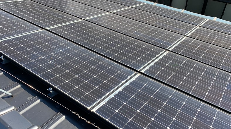 市川市 太陽光発電4.8kW・蓄電池12.7kWh設置工事|電気代削減と防災対策を両立の施工写真