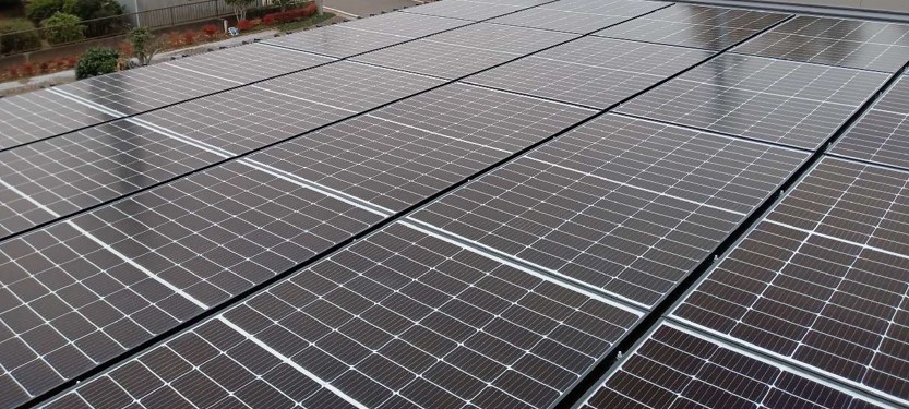 印西市 太陽光発電システム・EV充電コンセント設置工事|電気自動車対応住宅の施工写真