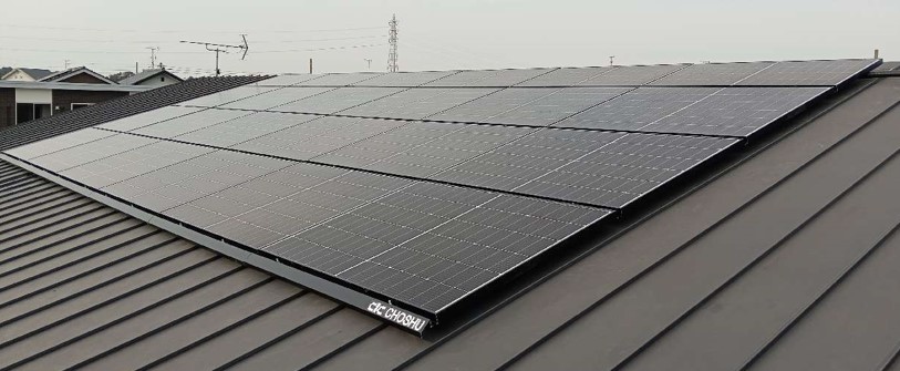 白井市 金属屋根への高出力太陽光発電システム設置工事の施工写真