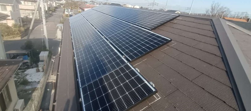 八千代市 戸建て住宅への太陽光発電システム5.5kW設置工事|発電効率を重視した最適設計の施工写真