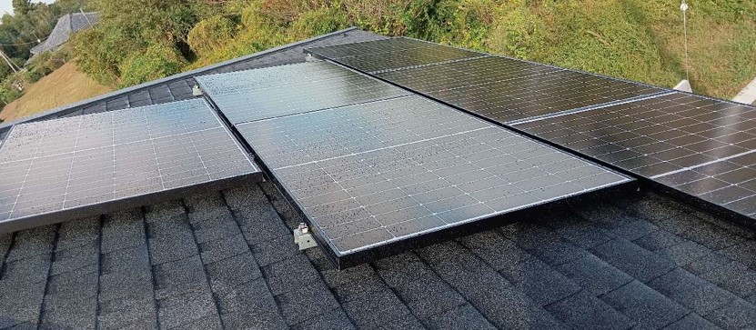 印西市 寄棟屋根への太陽光発電施工|屋根形状を活かした高効率システムの施工写真