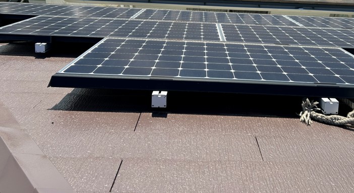 船橋市 スレート屋根への太陽光発電システム設置工事|高出力パネル・防水施工対応の施工写真