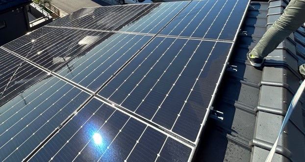 鎌ケ谷市 6.0kW太陽光発電システム設置工事|瓦屋根を活用した高効率発電プランの施工写真